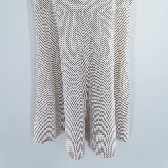 ISAAC MIZRAHI FOR TARGET FIT AND FLARE SIZE 8 - Picture 3 of 6